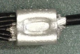 Was sind die Spezifikationen für das Crimpen von Hülsenspleißen im IPC-A-620?